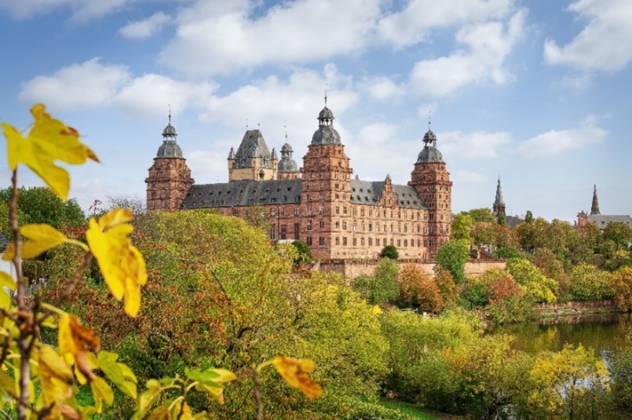 Bild mit Schloss Johannisburg und Parkanlage in Aschaffenburg