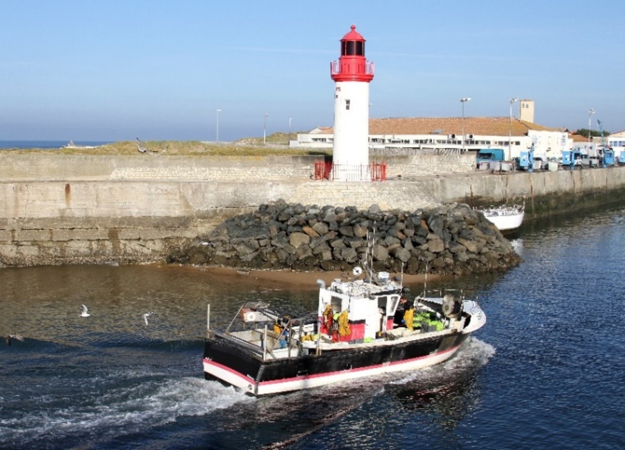 Lighthouse and fishing port, La Cotinière, île d’Oléron