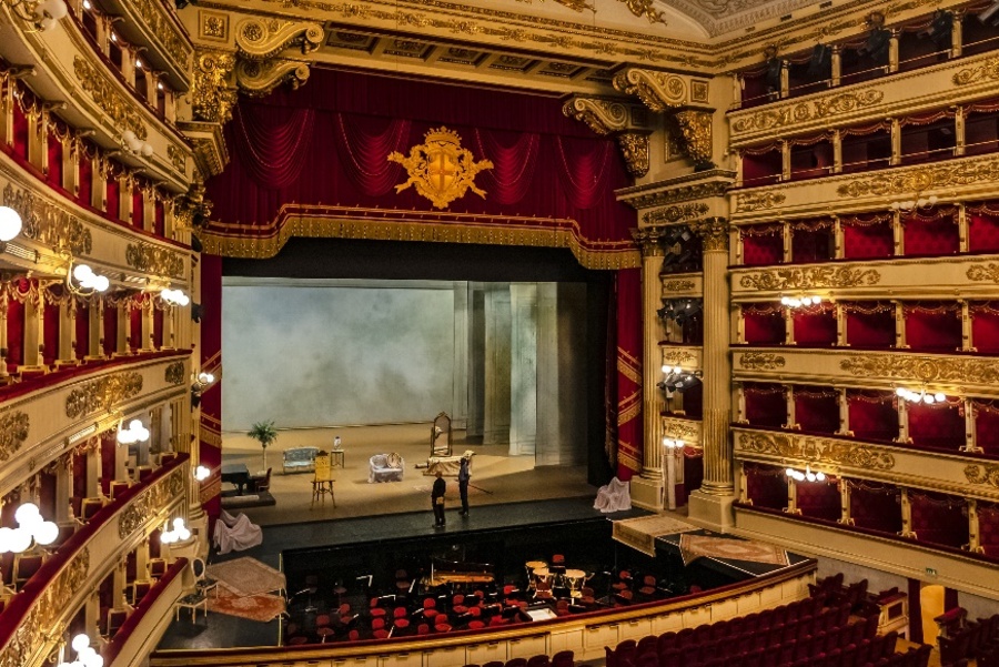 Escenario de La Scala, la ópera de Milán (Italia)